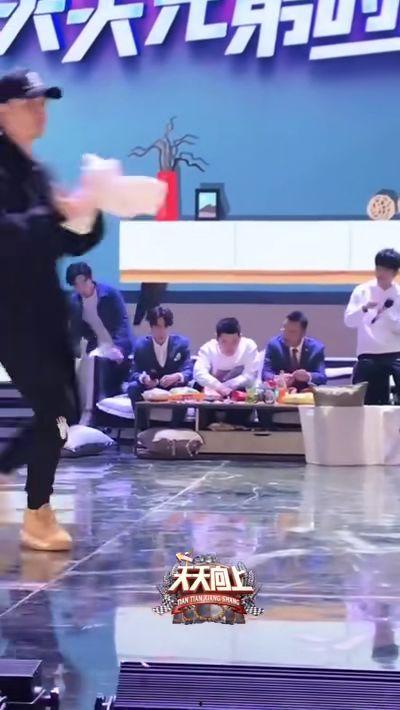 兄弟吃瓜看戏视频播放,揭秘热门视频背后的故事